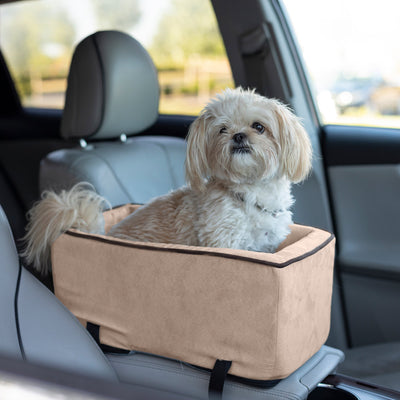luxury-console-dog-car-seat-lifestyle-buckskin_1612da0d-c9e6-4cff-a76c-fe0e7085637a1 of 2